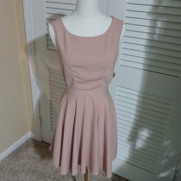 NWT The Clothing Co L pnk peak-a-boo back sleeveless fit-n-flare covered buttons - Picture 3 of 14